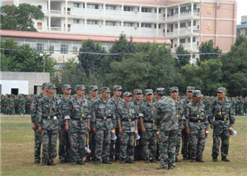 昆明卫生学院2018年中专招生电话