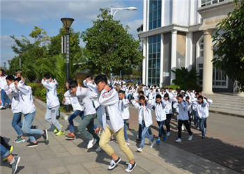 曲靖工商职业技术学校2021年初中起点招生学费