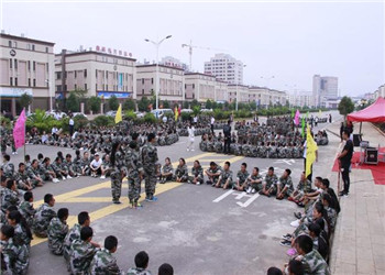 曲靖市长兴职业技术学校2021年三年制中专开学需交