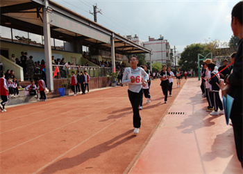 昆明技师学院2025年中专学费标准