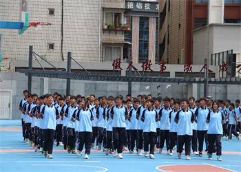 云南省电子信息高级技工学校2025年中专学费标准