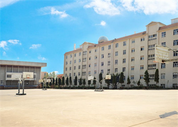 云南中医药中等专业学校2026年中专收往届生吗